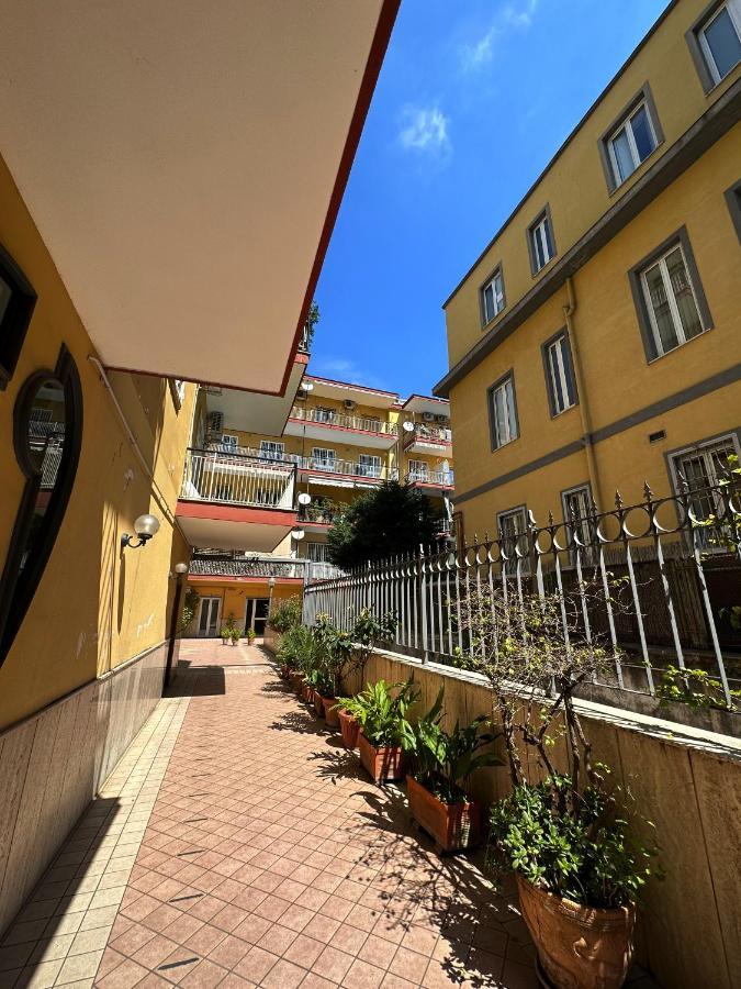 شقة Renza House Chiaia نابولي المظهر الخارجي الصورة