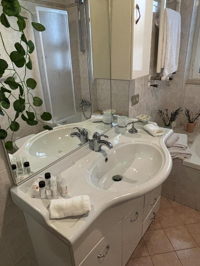 شقة Renza House Chiaia نابولي المظهر الخارجي الصورة